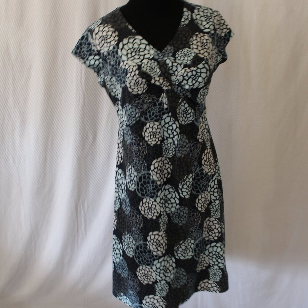 Soybu Dress Navy Blue Floral Dahlia Pullover Everywhere Active L LARGE NWOT's